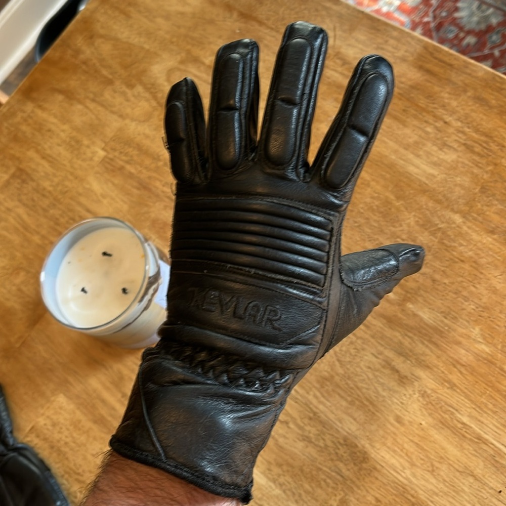 Black Men's Gloves - Picture 9 of 10